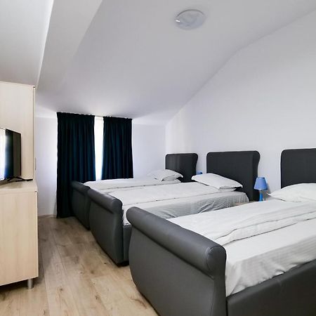 בוקרשט Hotel Ema&Zain מראה חיצוני תמונה