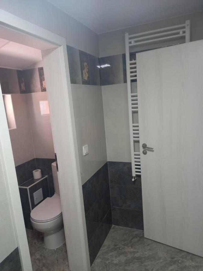 בוקרשט Hotel Ema&Zain מראה חיצוני תמונה
