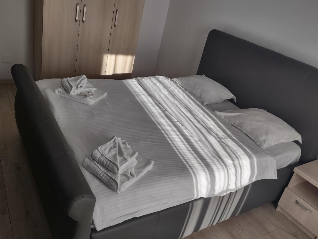 בוקרשט Hotel Ema&Zain מראה חיצוני תמונה