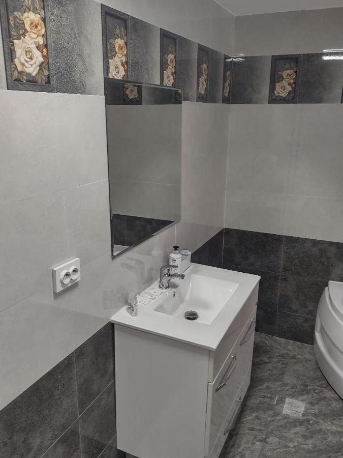 בוקרשט Hotel Ema&Zain מראה חיצוני תמונה